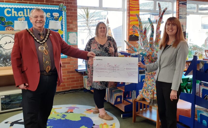 Mayor of New Milton Cheque presentation to Ashley Family Hub Mayor of New Milton Cheque presentation to Ashley Family Hub
