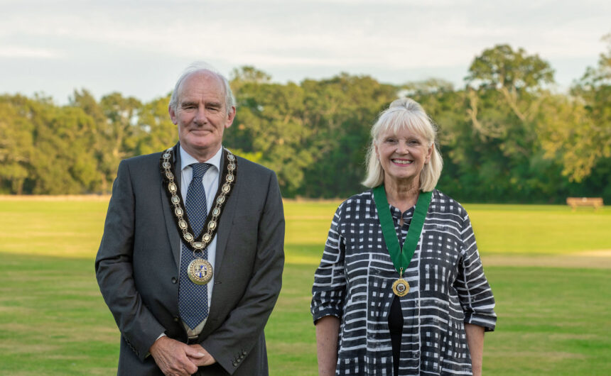Mayor Keith and Consort Madalaine Seasons’ Greetings from The Mayor