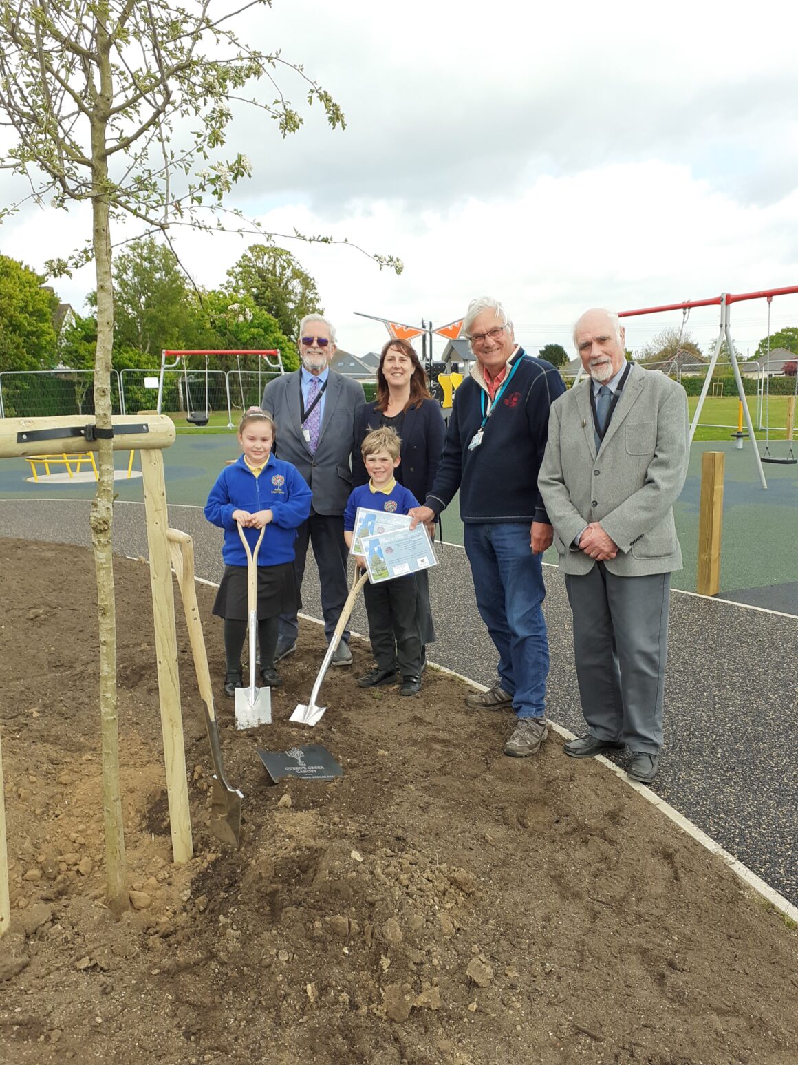 It’s a good time to plant trees!