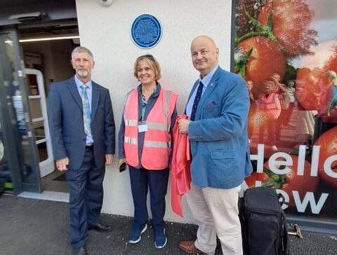 New Milton's Blue Plaque unveiled
